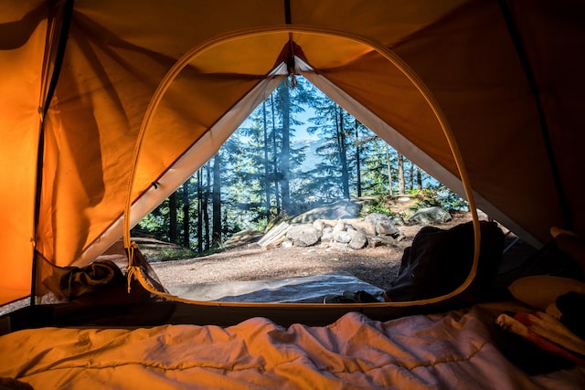 6-must-have-items-to-keep-in-your-bag-for-camping